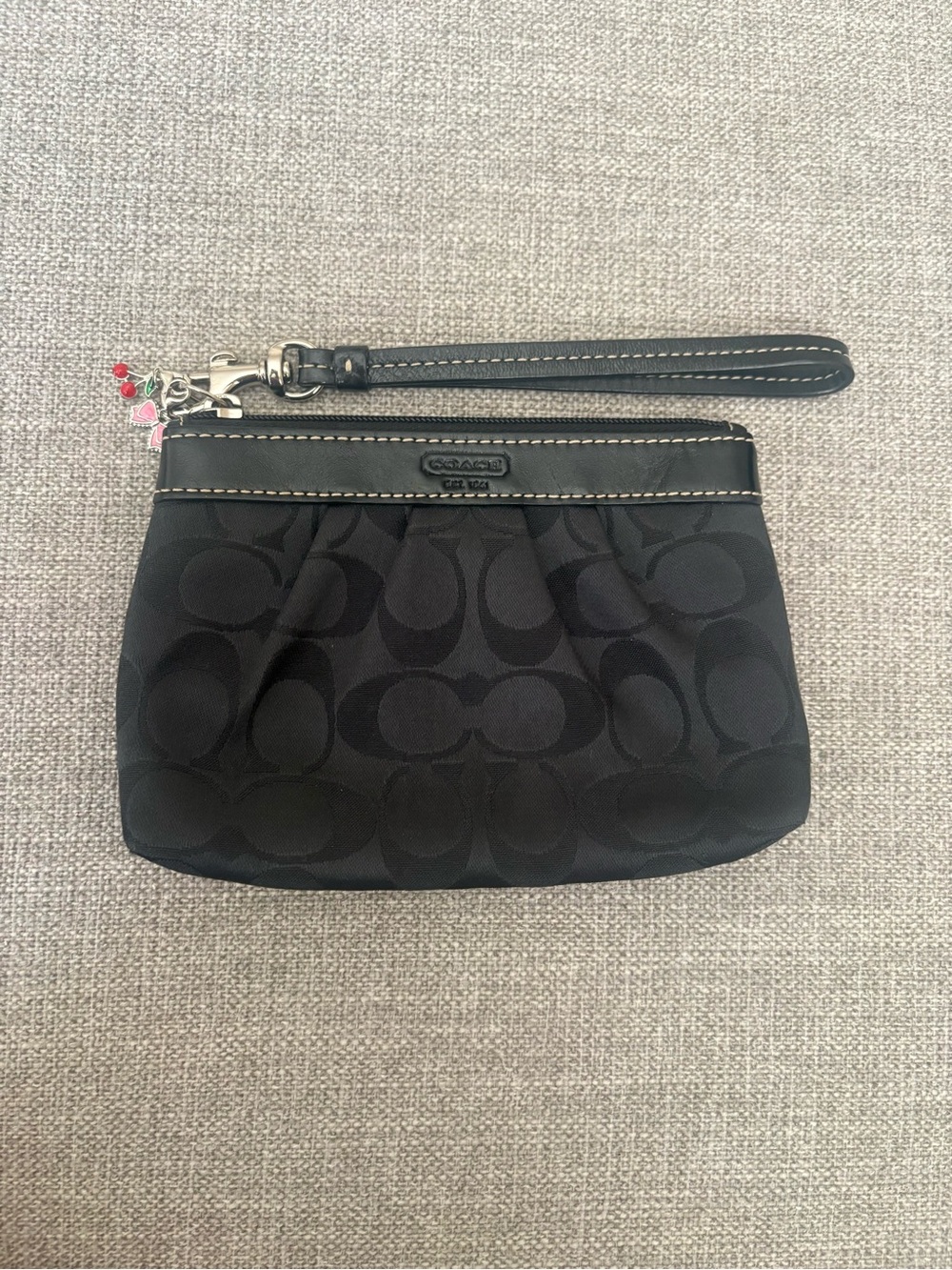 Coach Black Signature C Pleated Wristlet with Leather Trim Y2K with Charms